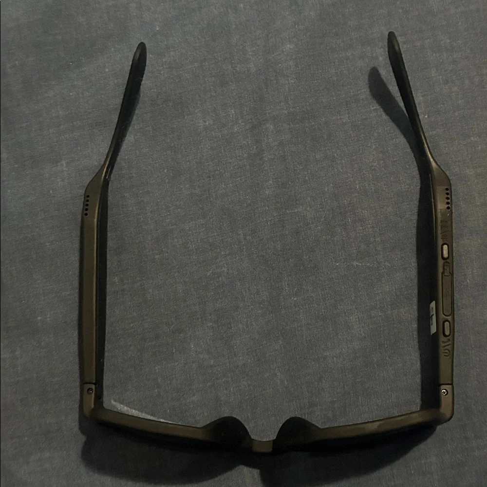 Black Smart Glasses